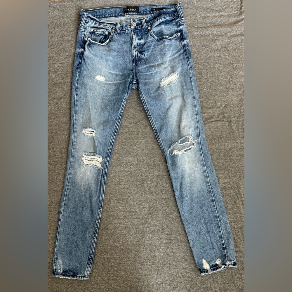 PACSUN Ripped Skinny Jeans
30x32
Mens